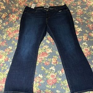 22W Levi’s bootcut jeans dark rinse